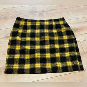 Forever 21 Black and Yellow A-Line Mini Skirt
